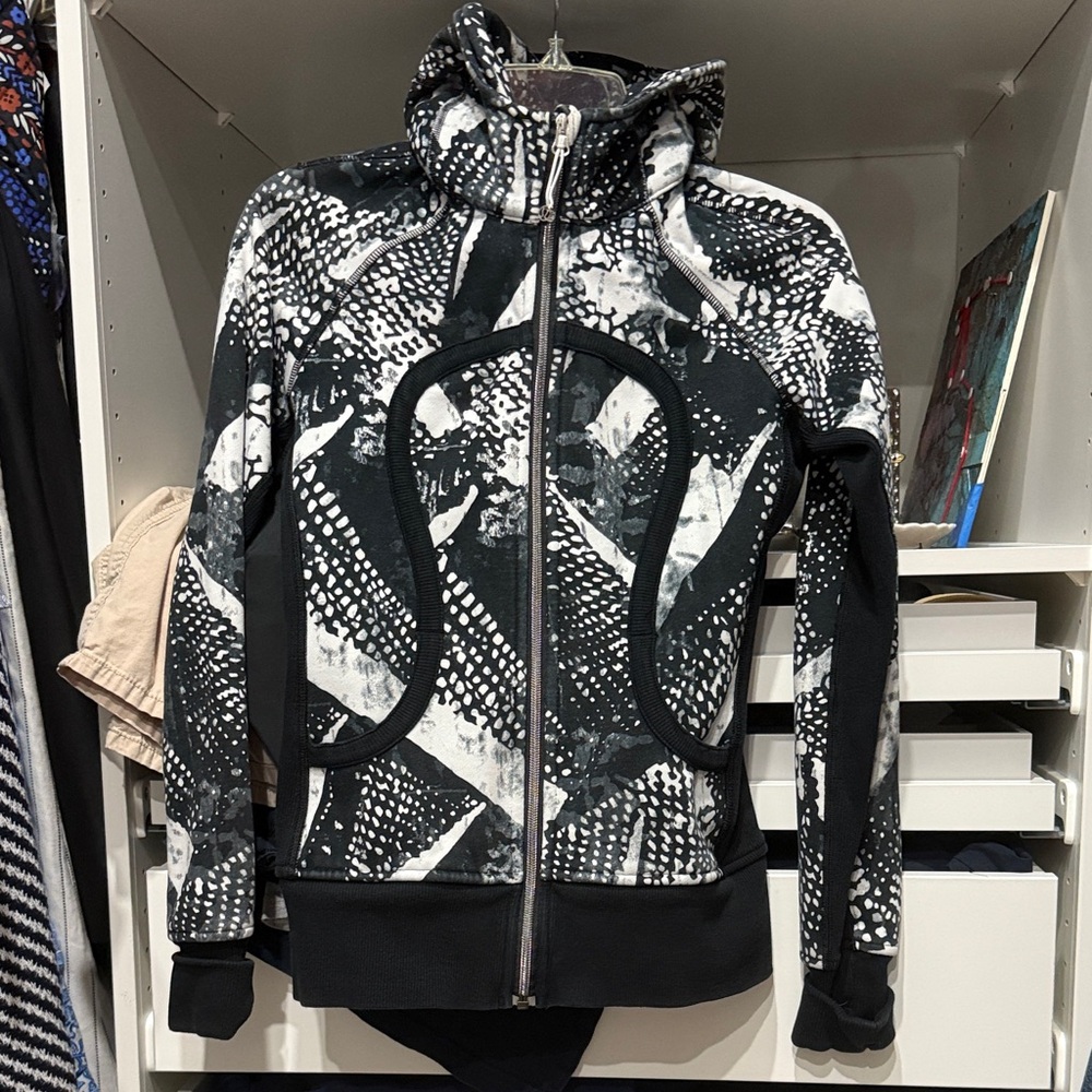 Lululemon  hoodie sz 6 fits like XS
